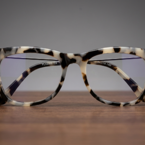 Armação Retangular Padrão – Estilo Clássico e Sofisticado